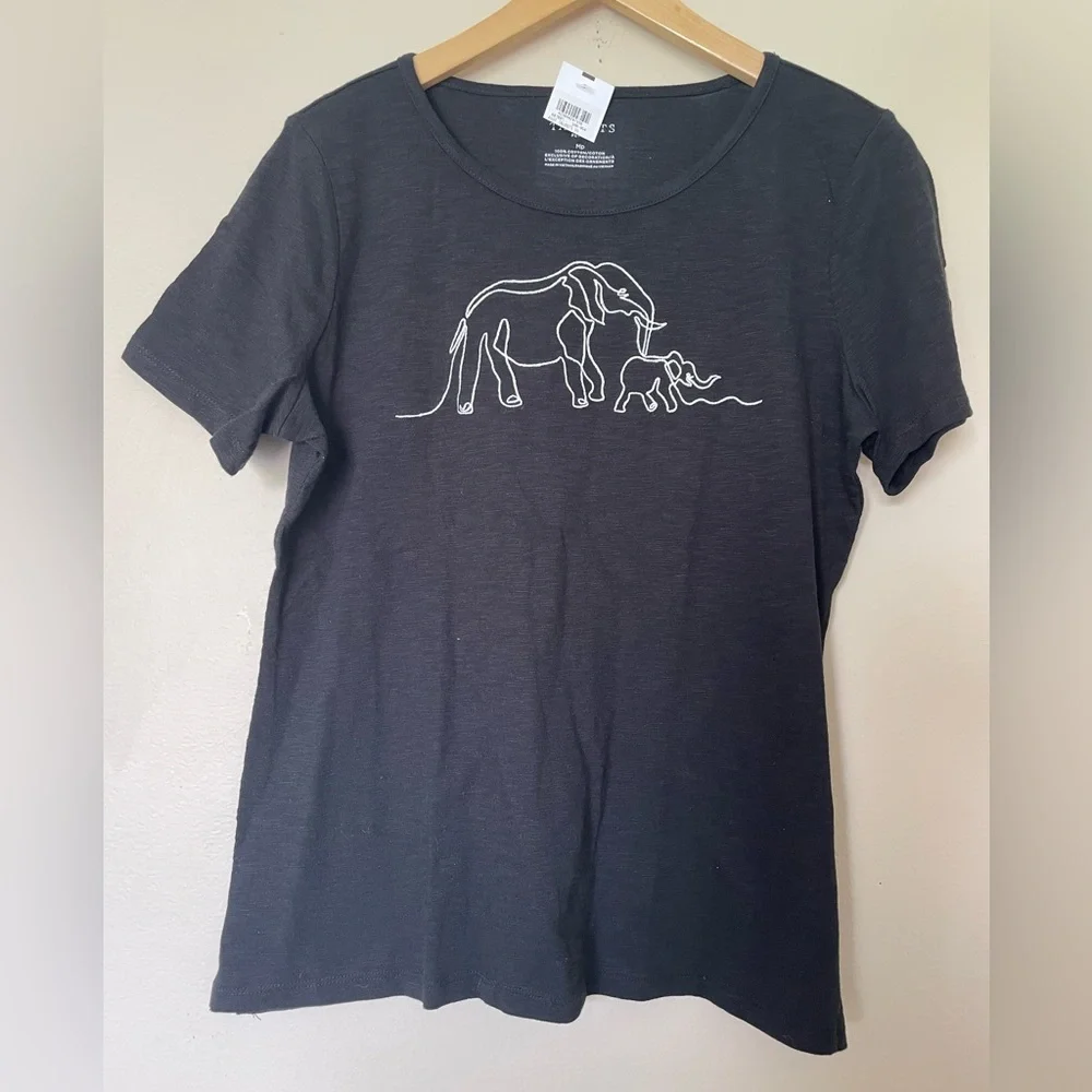 Talbots Embroidered Elephants Short Sleeve Crew Neck T-Shirt Size Medium Petite - Picture 2 of 9